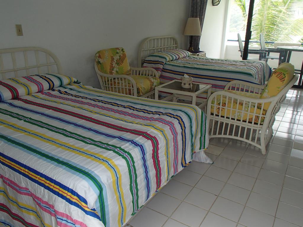 South Park Hotel Micronesia โคโลเนีย ภายนอก รูปภาพ