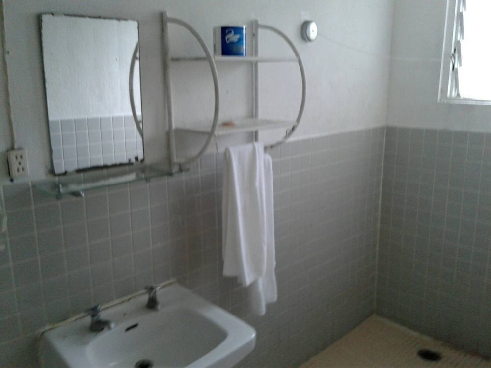 South Park Hotel Micronesia โคโลเนีย ภายนอก รูปภาพ
